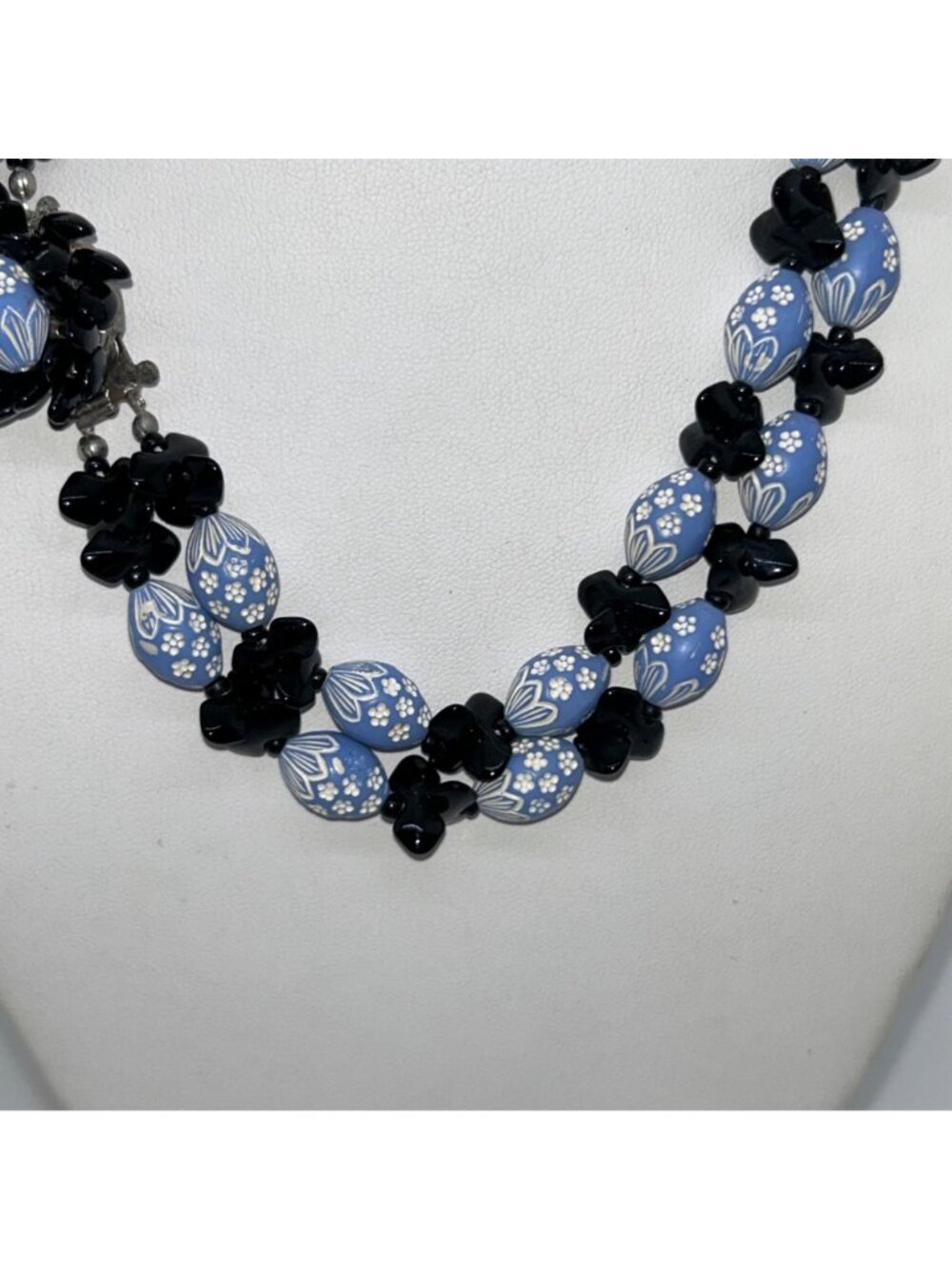 Vintage West Germany Blue & Black Easter Egg Bead Necklace Box Clasp Clip-On - Picture 9 of 16